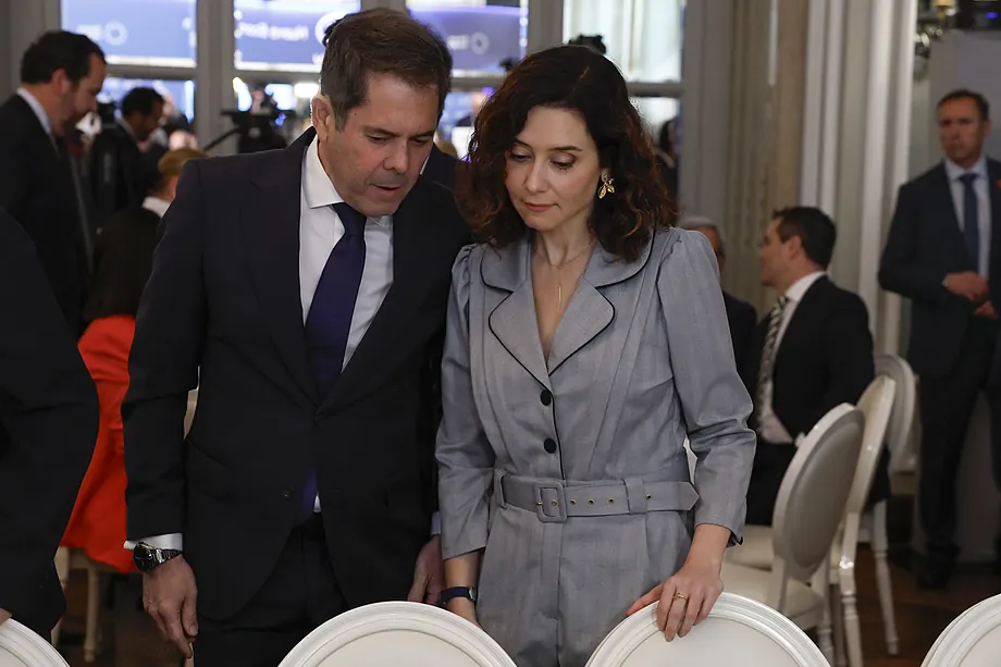 El presidente de Cepyme, Gerardo Cuerva, junto a la presidenta de la Comunidad de Madrid, Isabel Díaz Ayuso.J.J. GuillénEFE